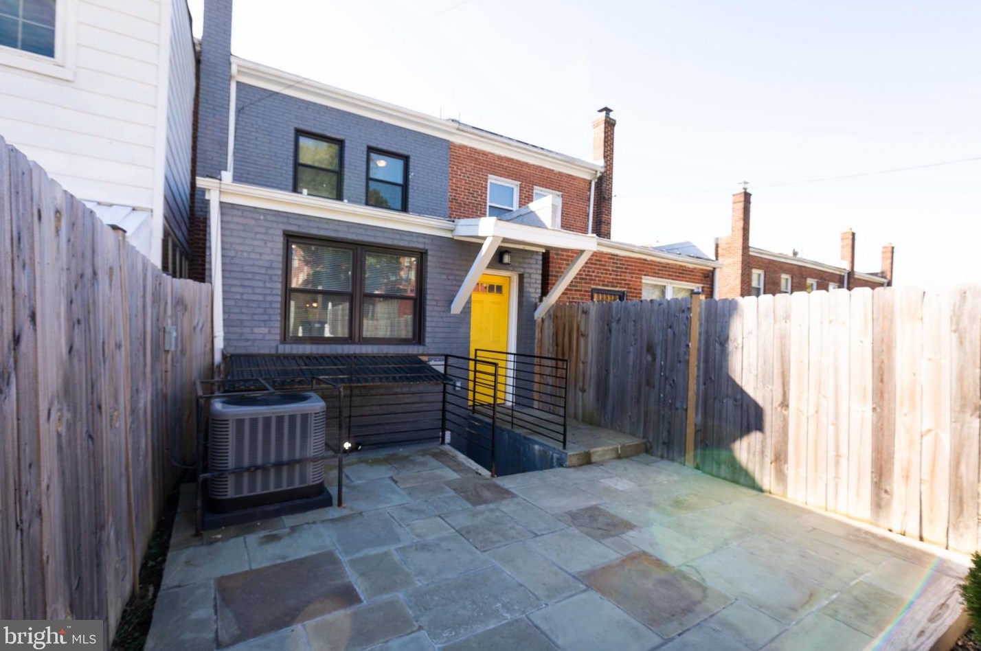 3936 Capitol St, Washington DC  20019-3341 exterior