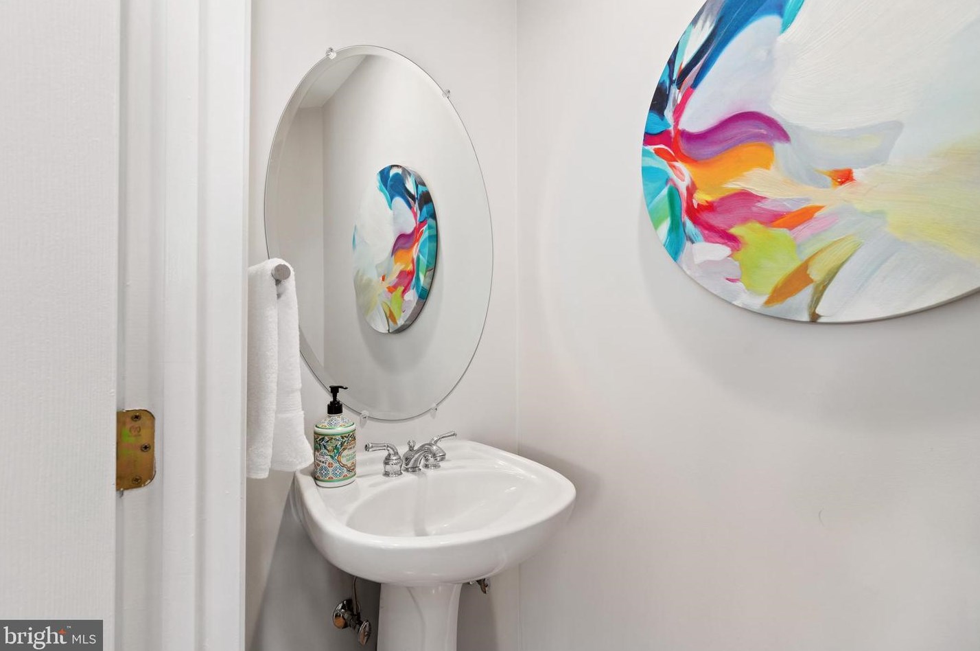 824 Capitol Square Pl, Washington DC 20024-2493 exterior