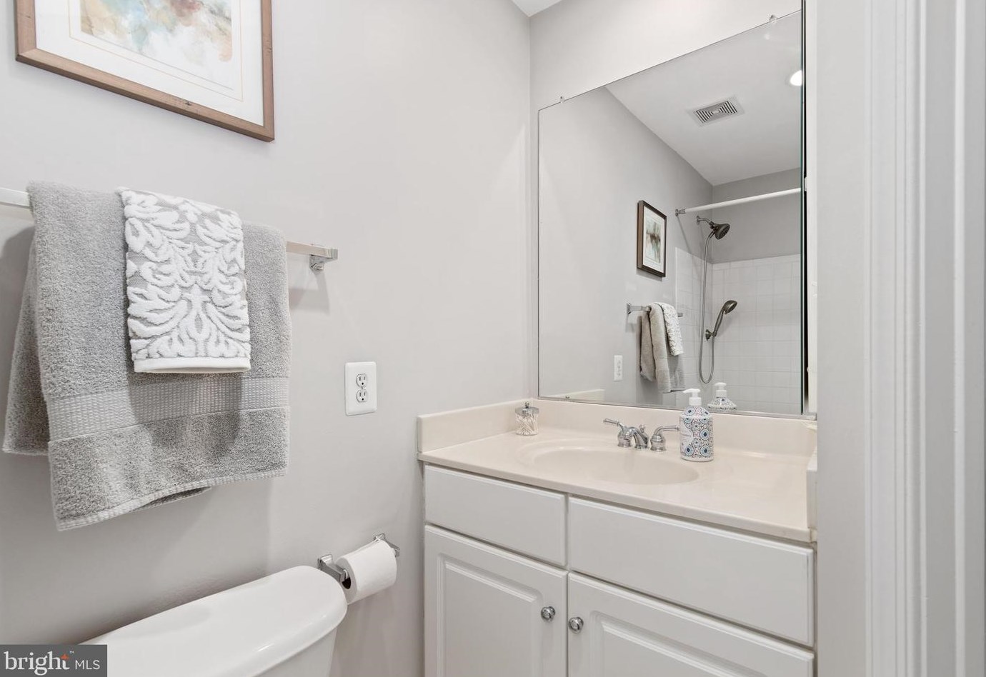 824 Capitol Square Pl, Washington DC 20024-2493 exterior