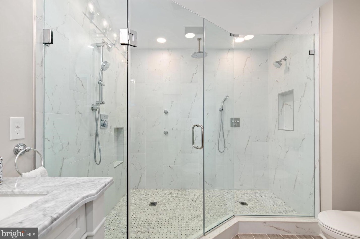 824 Capitol Square Pl, Washington DC 20024-2493 exterior