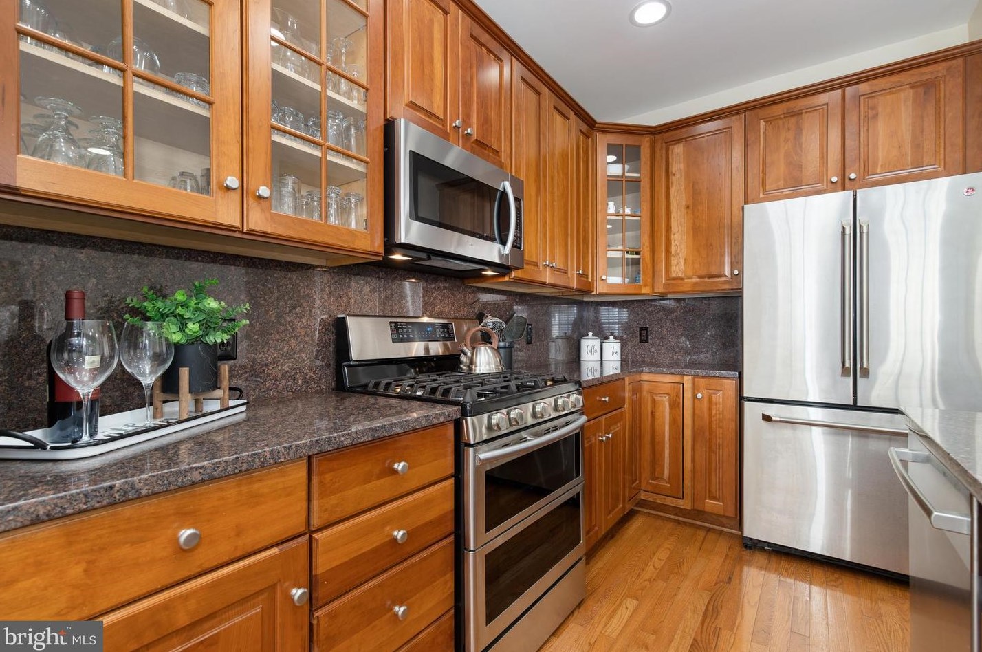 824 Capitol Square Pl, Washington DC 20024-2493 exterior