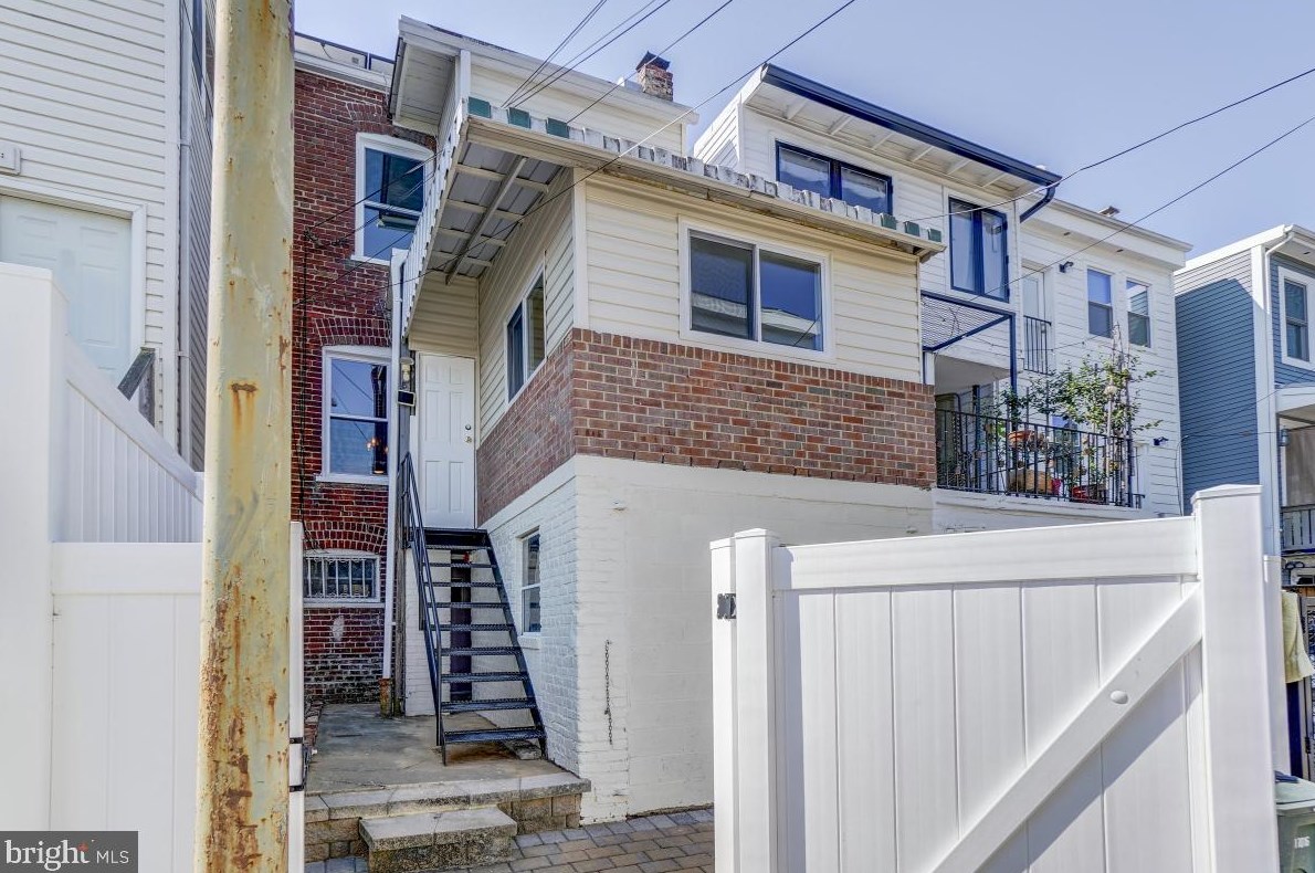 1320 Corbin Pl, Washington DC 20002 exterior