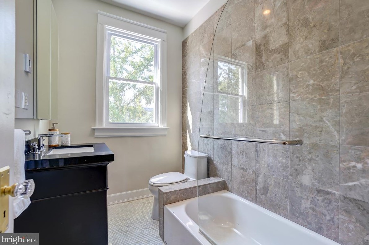 1320 Corbin Pl, Washington DC 20002 exterior