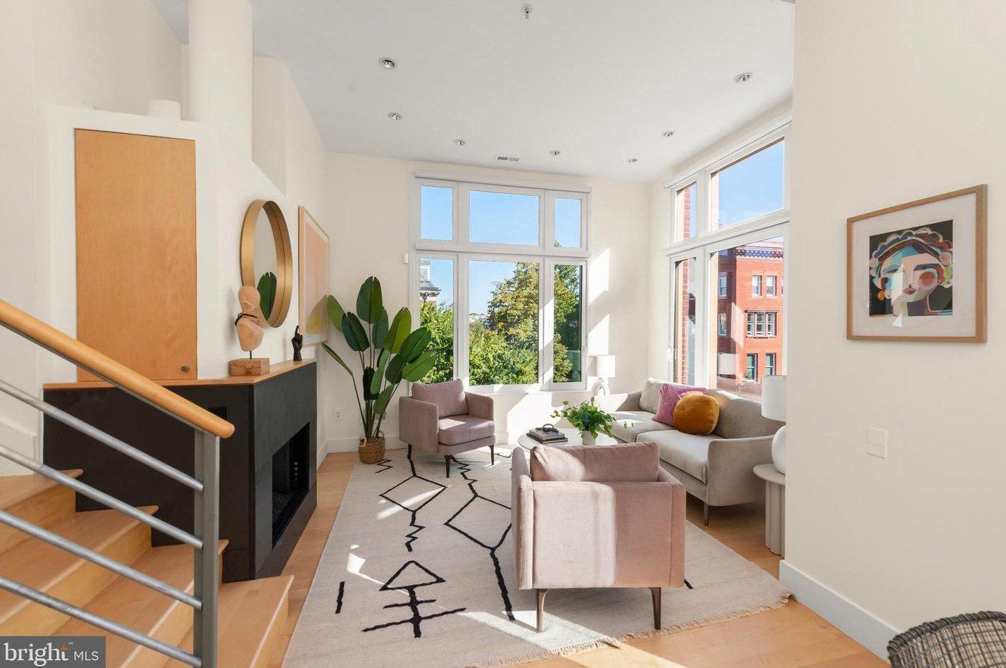 1626 18th St, Washington, DC 20009-2551
