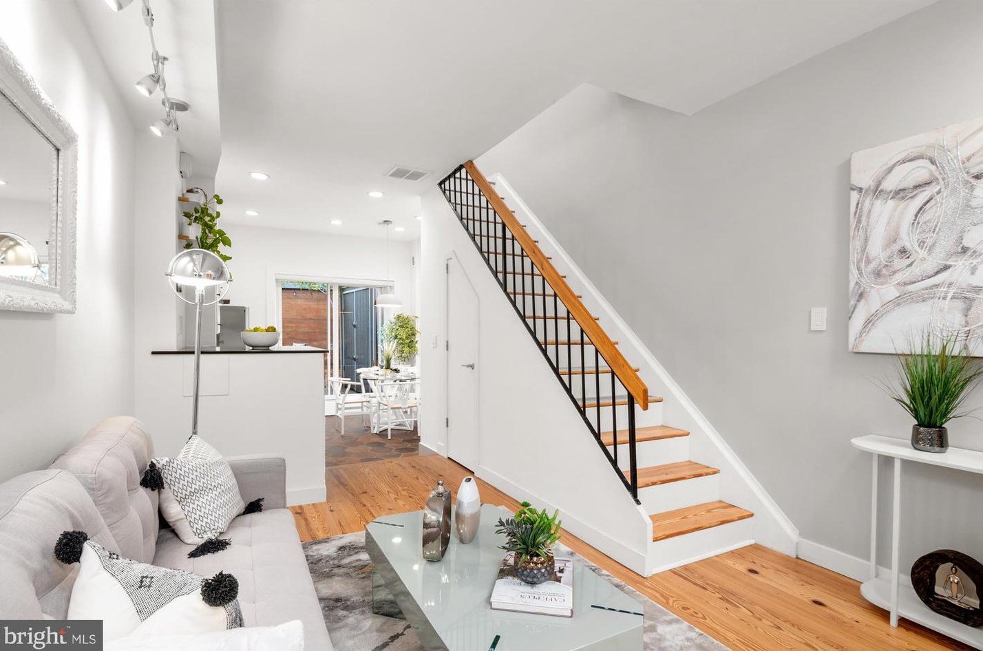 1521 Independence Ave, Washington DC 20003-1547 exterior