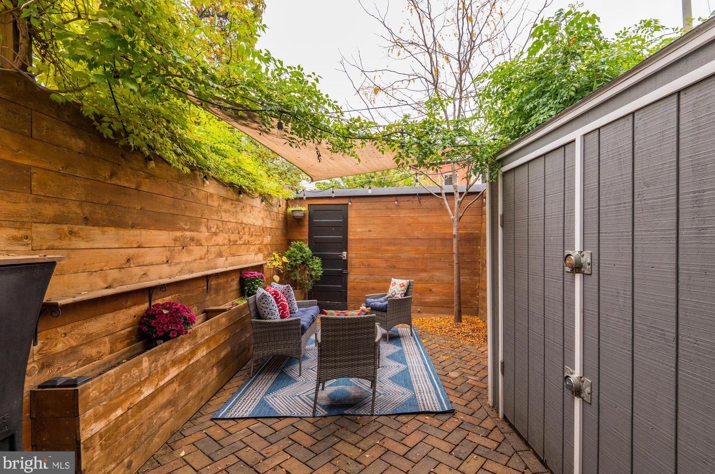 1521 Independence Ave, Washington DC 20003-1547 exterior