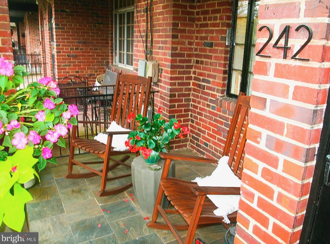 242 Emerson St Nw, Washington, DC 20011