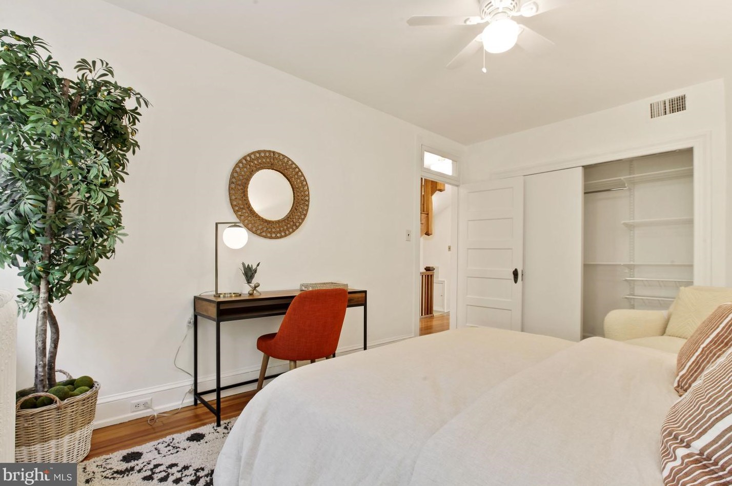 404 7 St, Washington DC 20024-2576 exterior