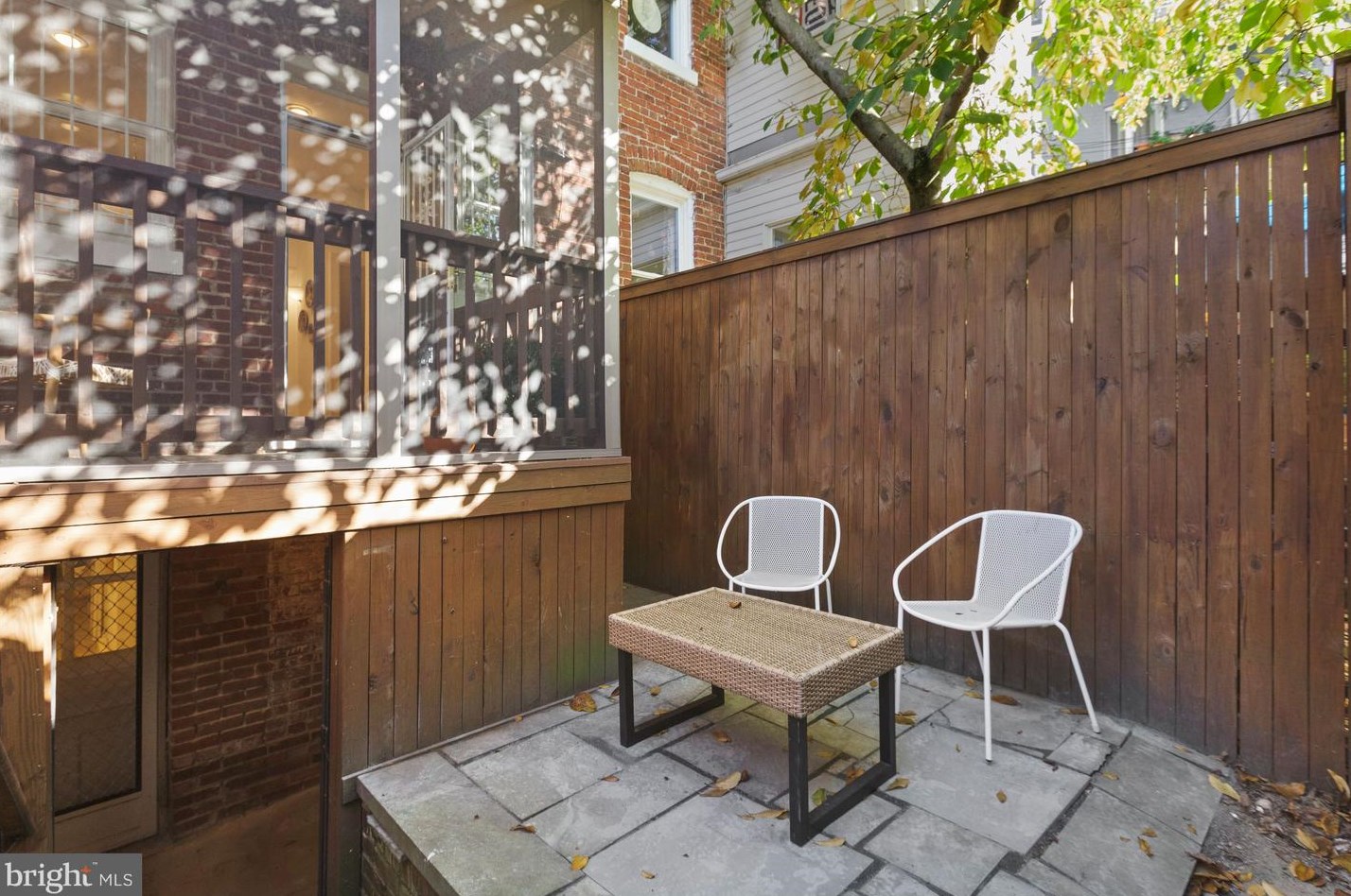 404 7 St, Washington DC 20024-2576 exterior