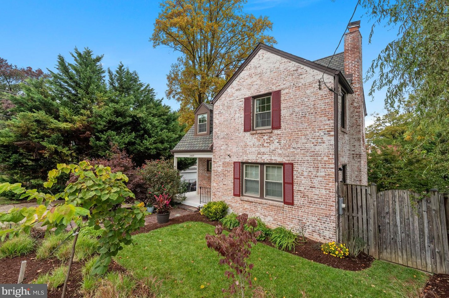 1469 Oglethorpe St, Washington, DC 20011-8121