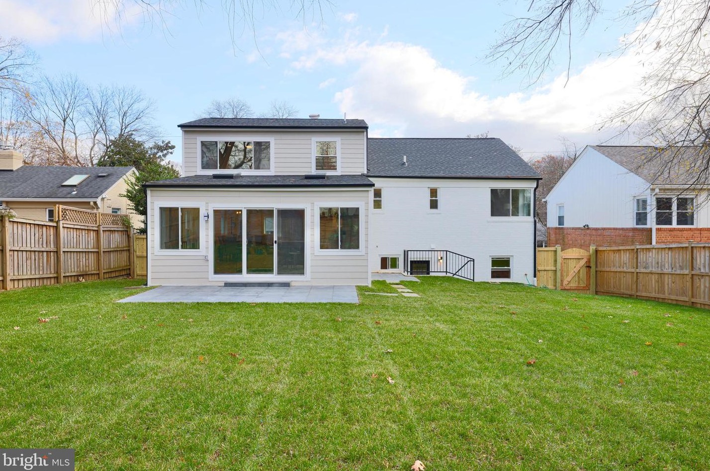 2815 Kanawha St, Washington, DC 20015-1243