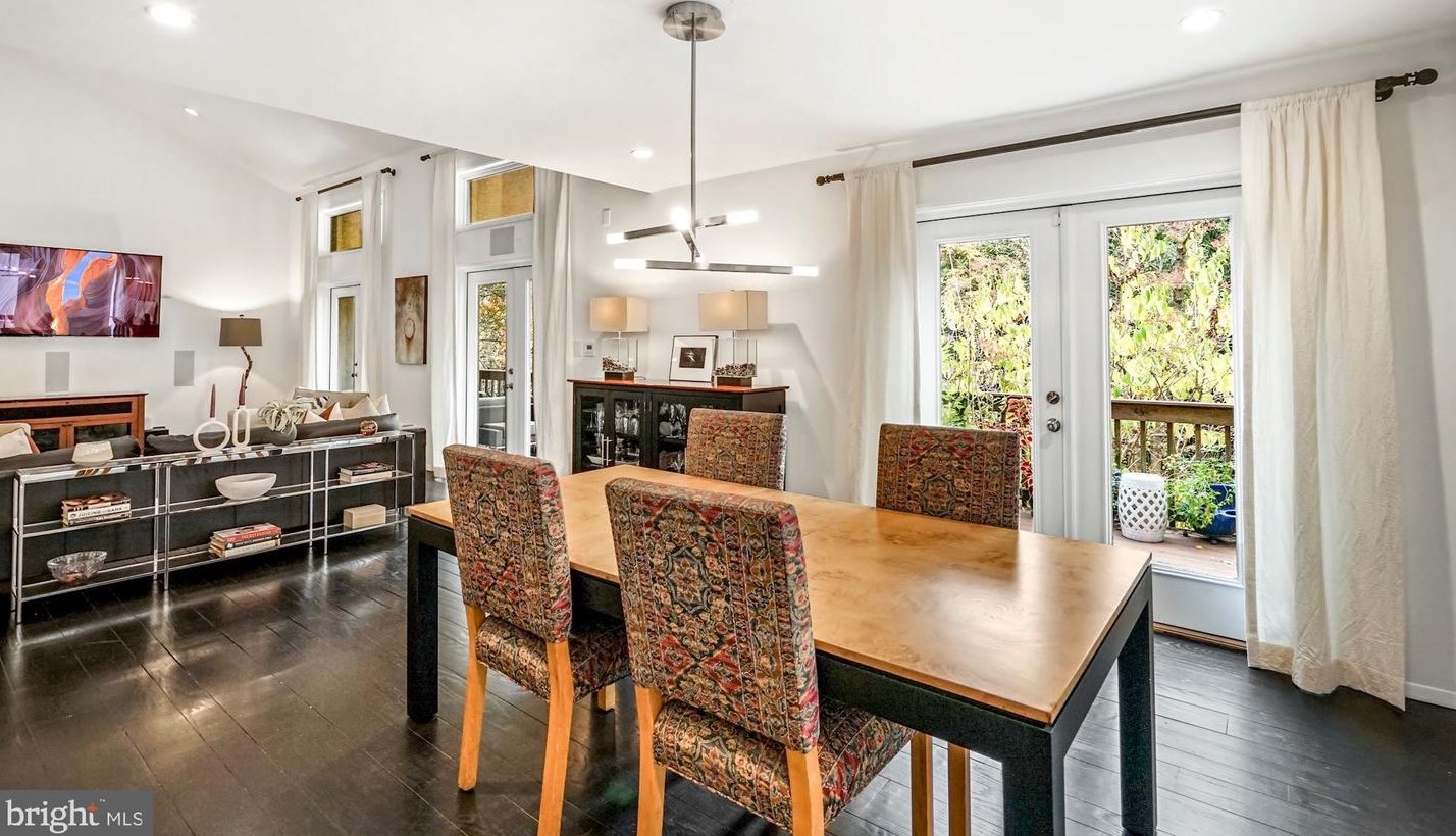 2810 Battery Pl, Washington DC  20016-3439 exterior