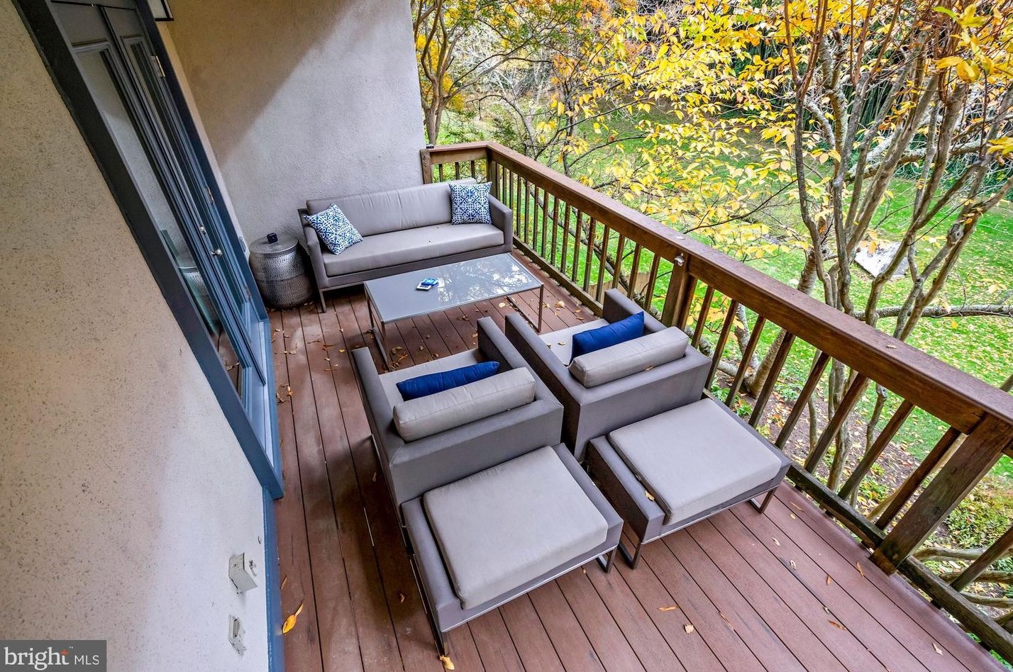 2810 Battery Pl, Washington DC  20016-3439 exterior