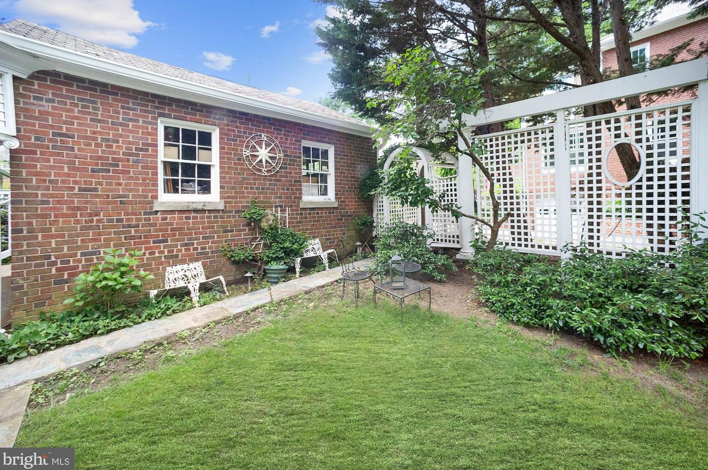 3800 Garrison St, Washington DC  20016-4218 exterior