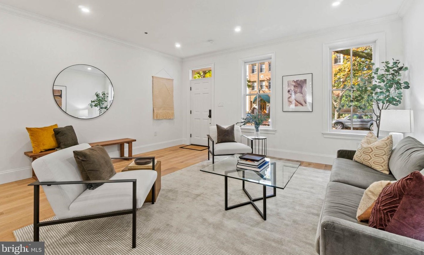 17 9th St, Washington DC  20003-1333 exterior