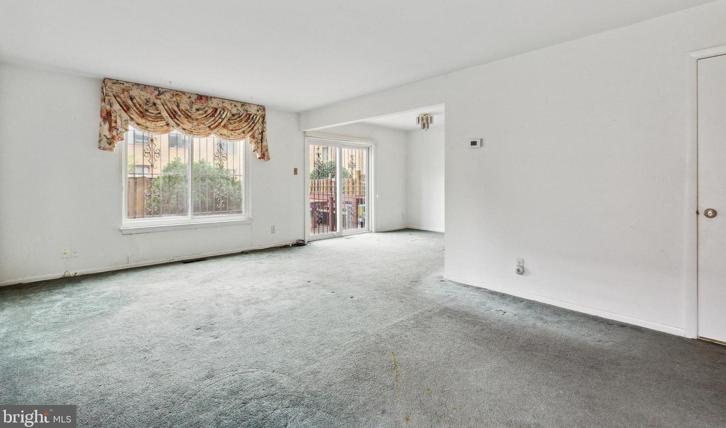 3110 Apple Rd, Washington DC 20018-1605 exterior