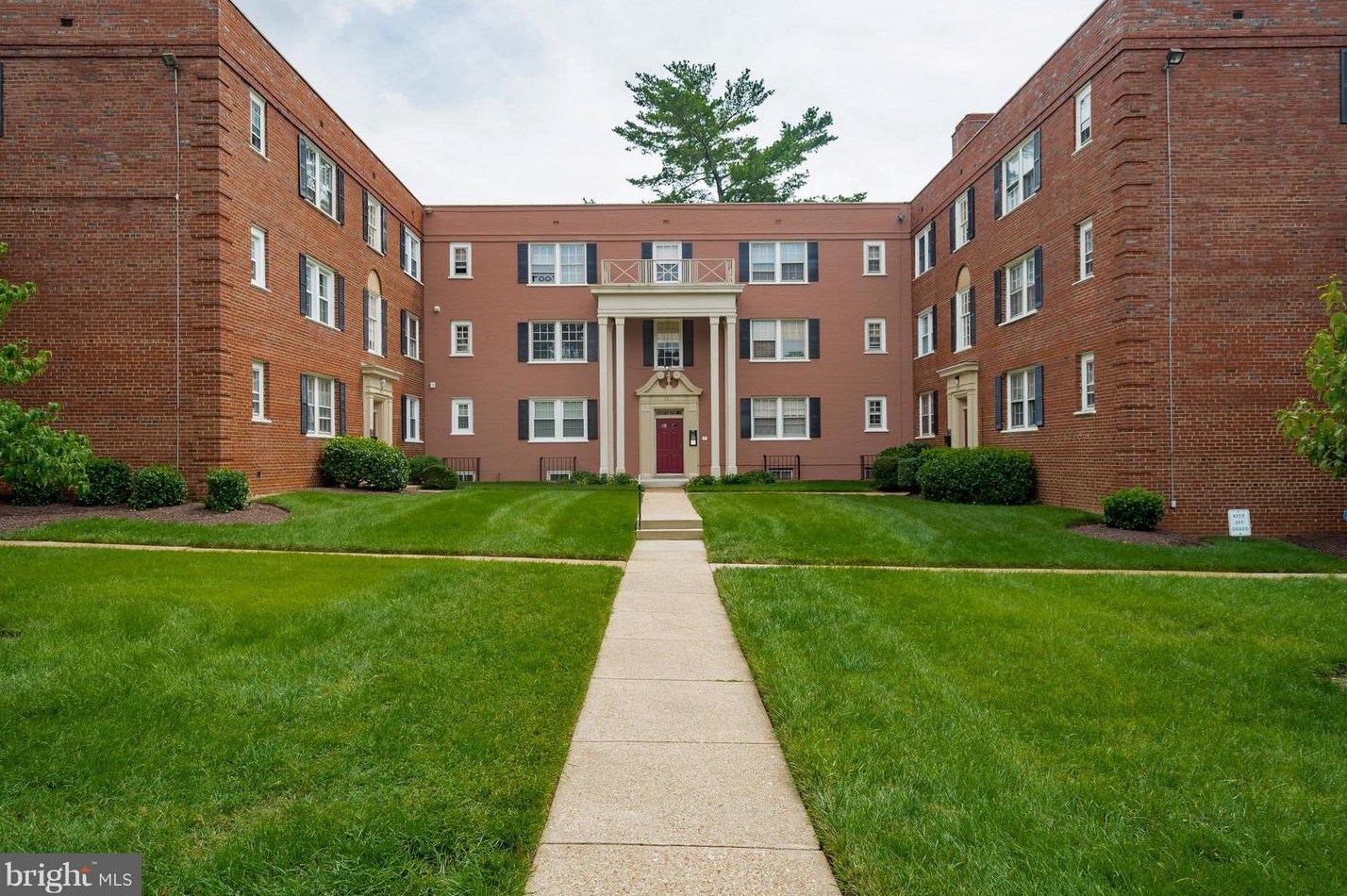 3809 V St Se Apt 201, Washington, DC 20020