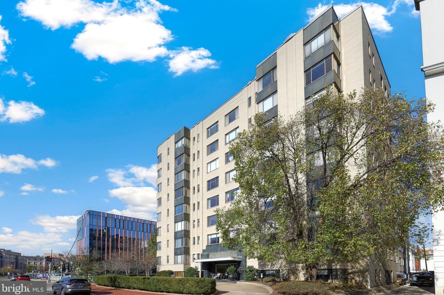 1 Scott Cir Nw #206, Washington, DC 20036
