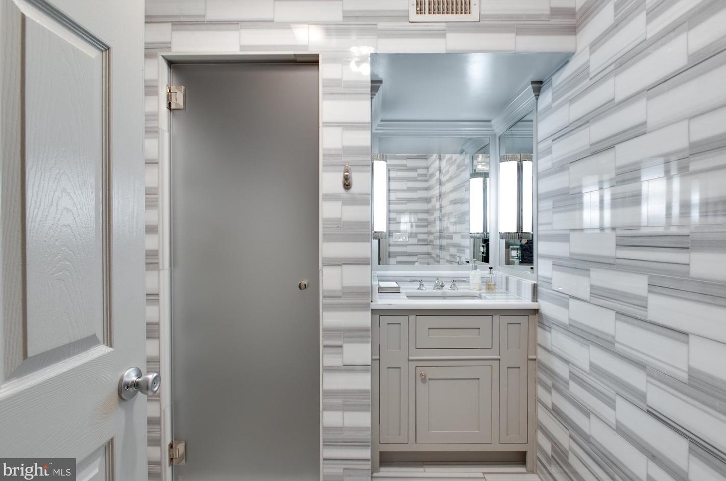 710 Capitol St, Washington DC 20003-1345 exterior