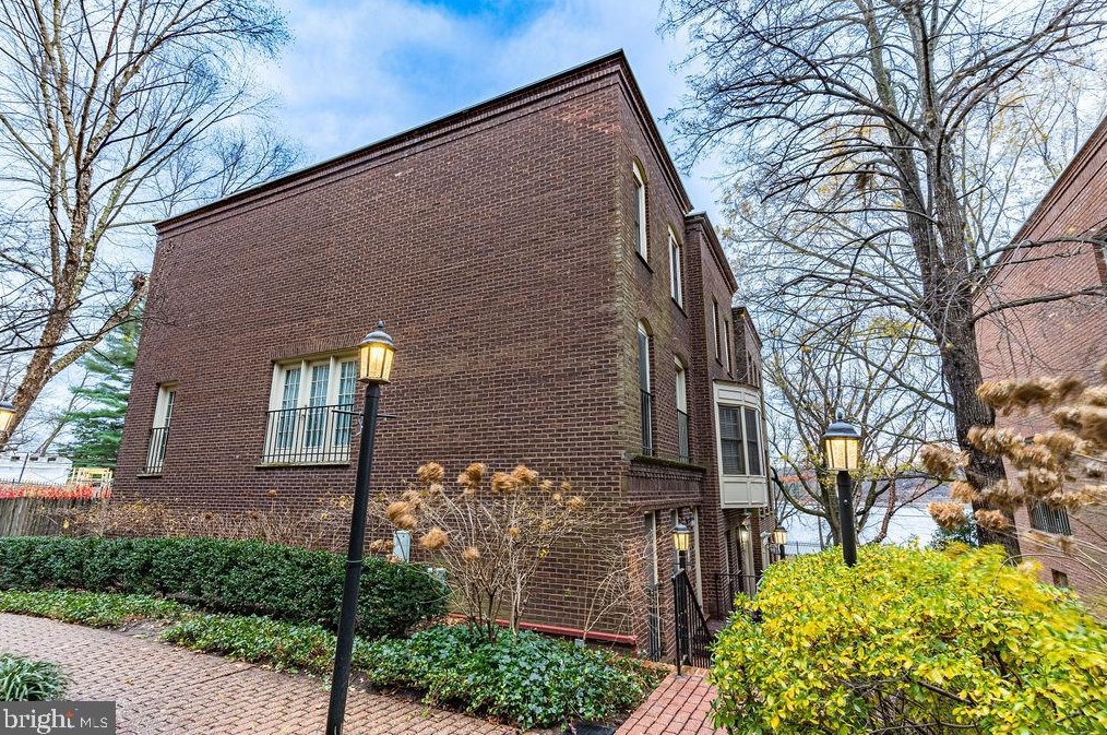 4605 Macarthur Blvd Nw #b, Washington, DC
