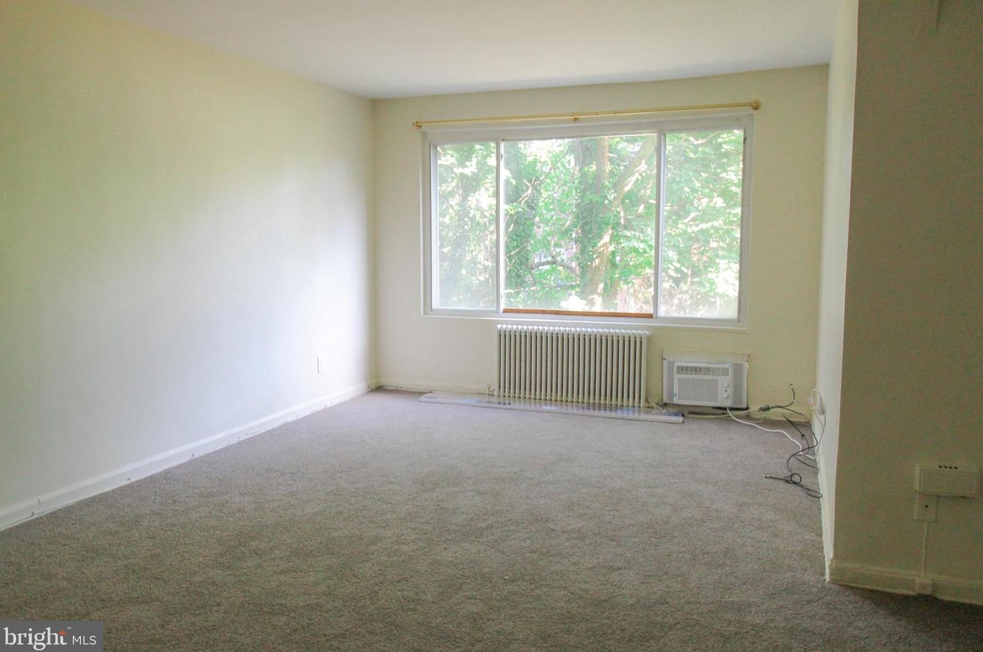 430 Ridge Rd Se #102, Washington, DC 20019