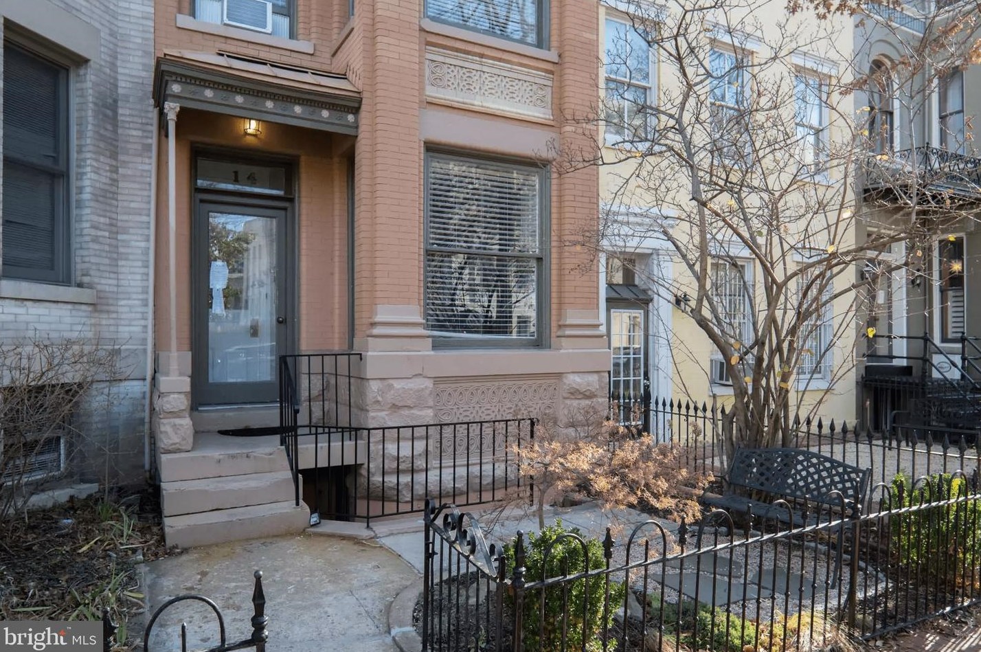 14 3rd St Se Apt 1, Washington, DC 20003