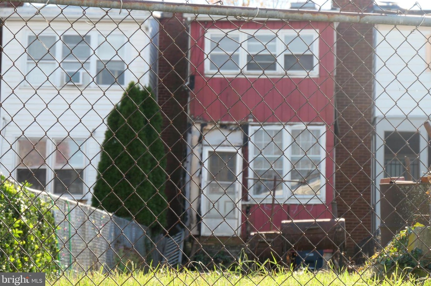 904 Girard St, Washington, DC 20017-3424