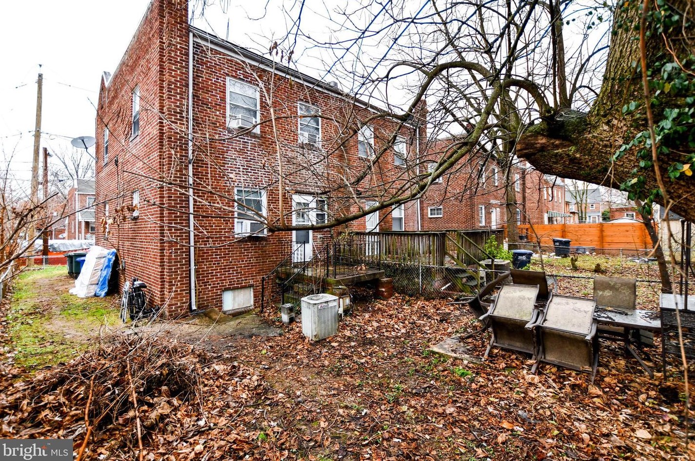 4609 Clay St, Washington DC 20019-1422 exterior