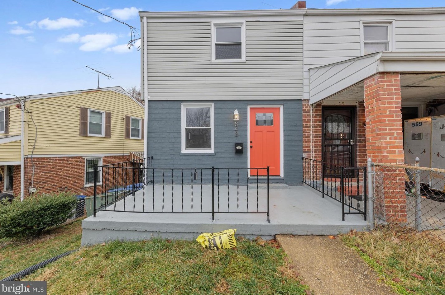 848 50th Pl, Washington, DC 20019-5541