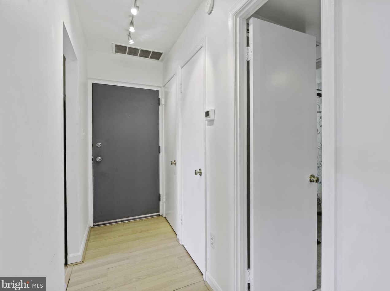 1200 Q St Nw #102, Washington, DC 20009
