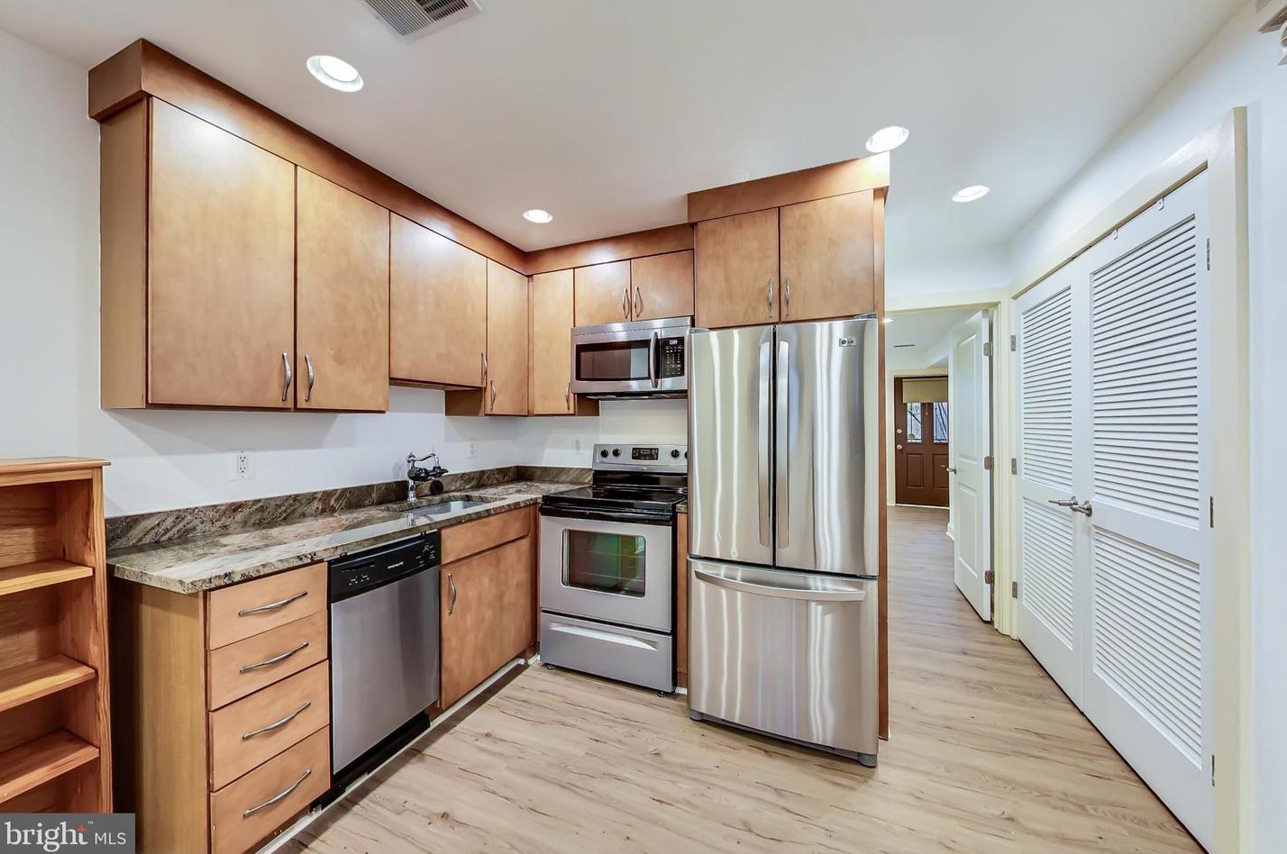 615 Orleans Pl Ne #b, Washington, DC 20002
