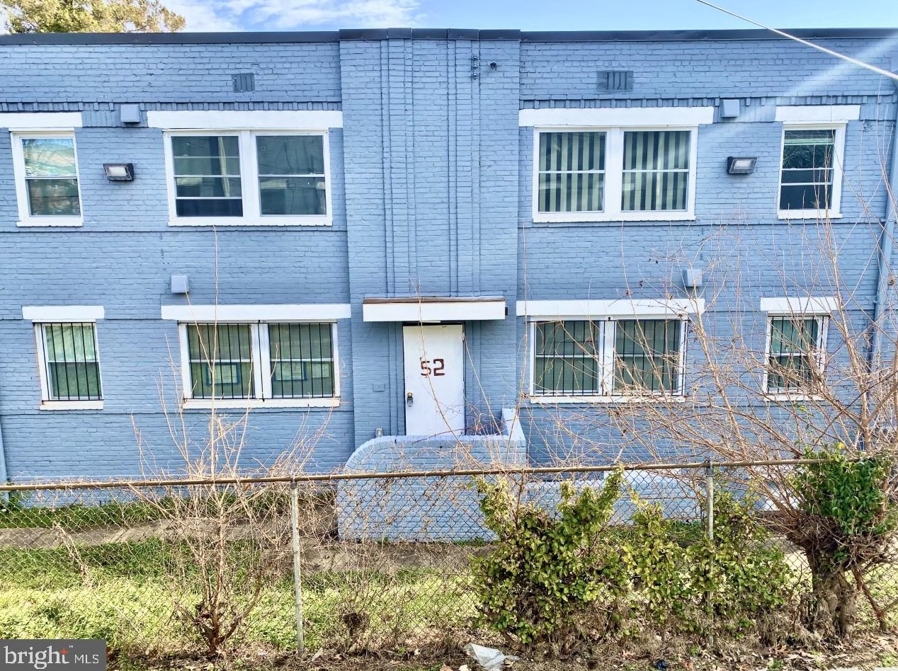 52 Forrester St Sw #1, Washington, DC 20032