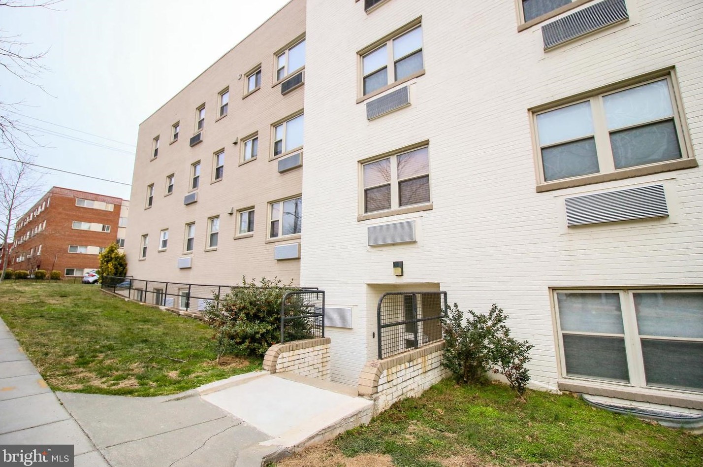 738 Longfellow St Nw #109, Washington, DC 20011