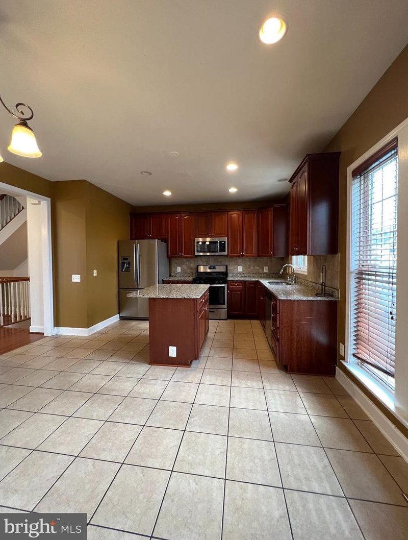 3269 Fort Lincoln Dr Ne, Washington, DC 20018