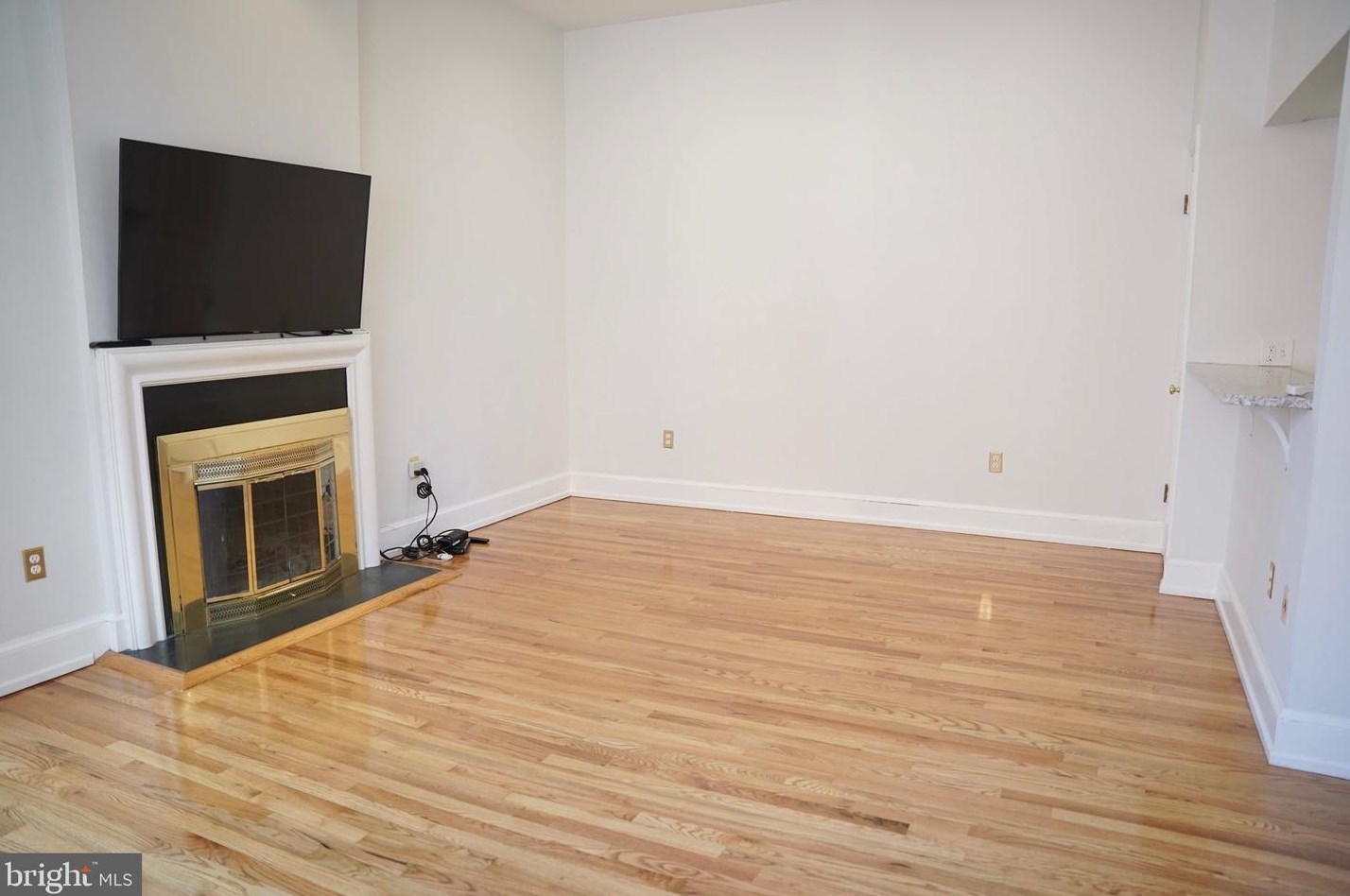 24 Logan Cir Nw #4, Washington, DC 20005