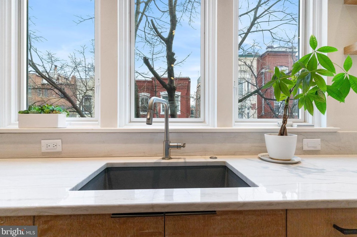 1850 5th St, Washington DC  20001-5111 exterior