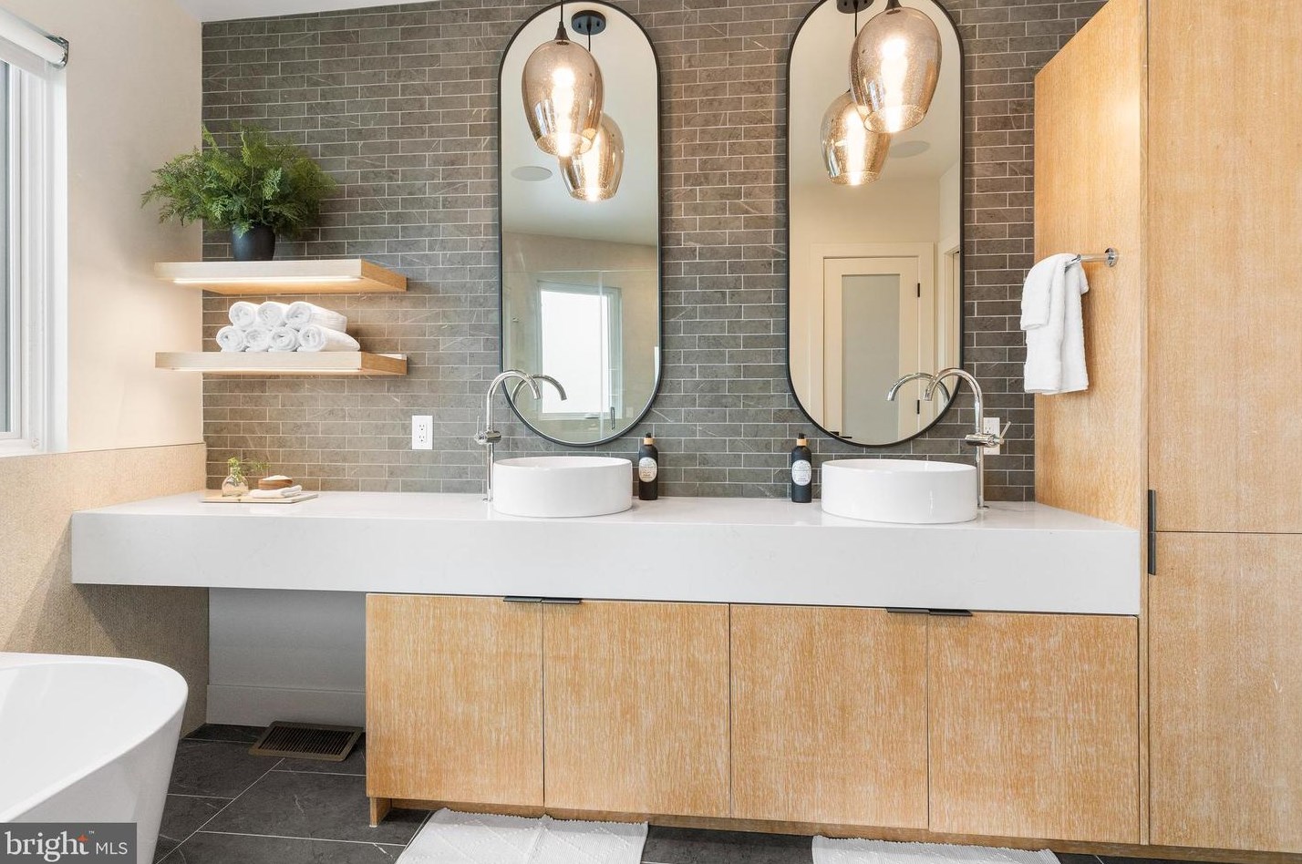 1850 5th St, Washington DC  20001-5111 exterior