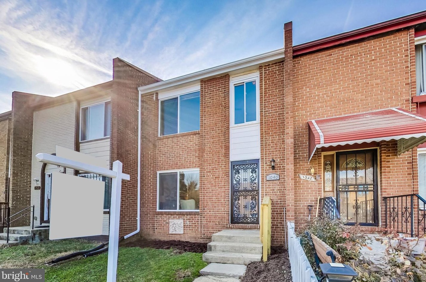 1040 Barnaby Ter, Washington, DC 20032-4366