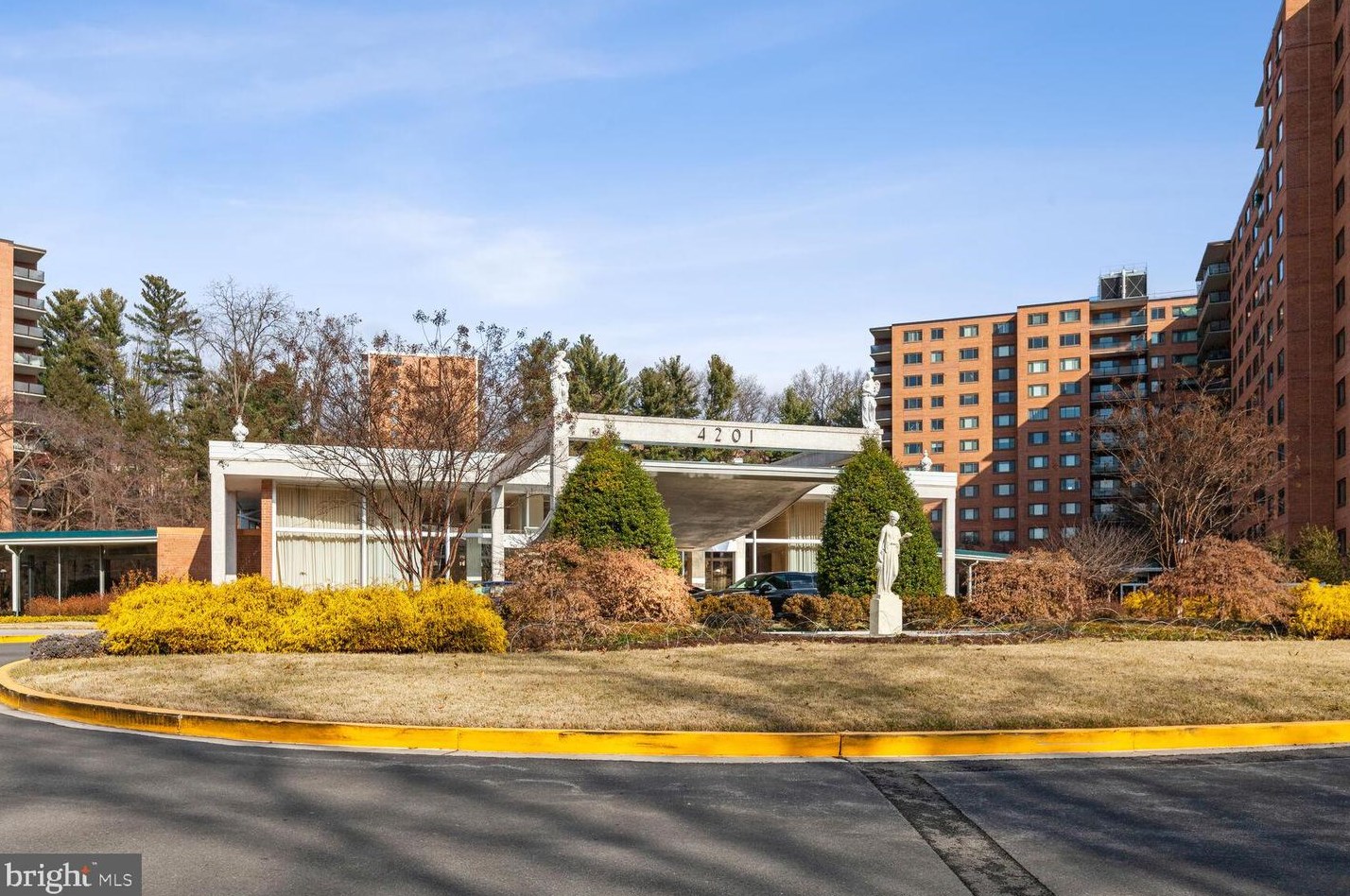 4201 Cathedral Ave, Washington DC  20016-4901 exterior
