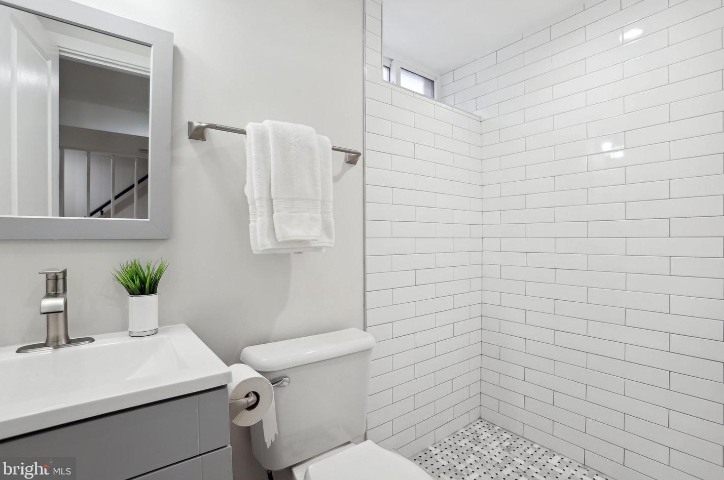 5411 Chillum Pl, Washington DC  20011-2618 exterior