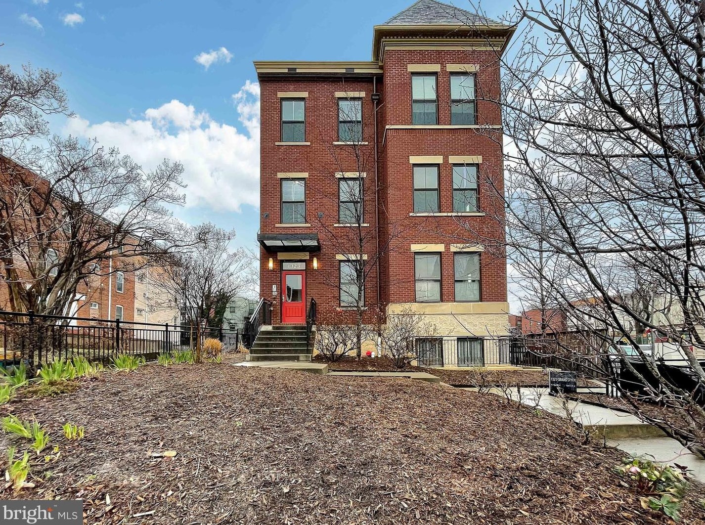 1323 Girard St Nw #3, Washington, DC 20009