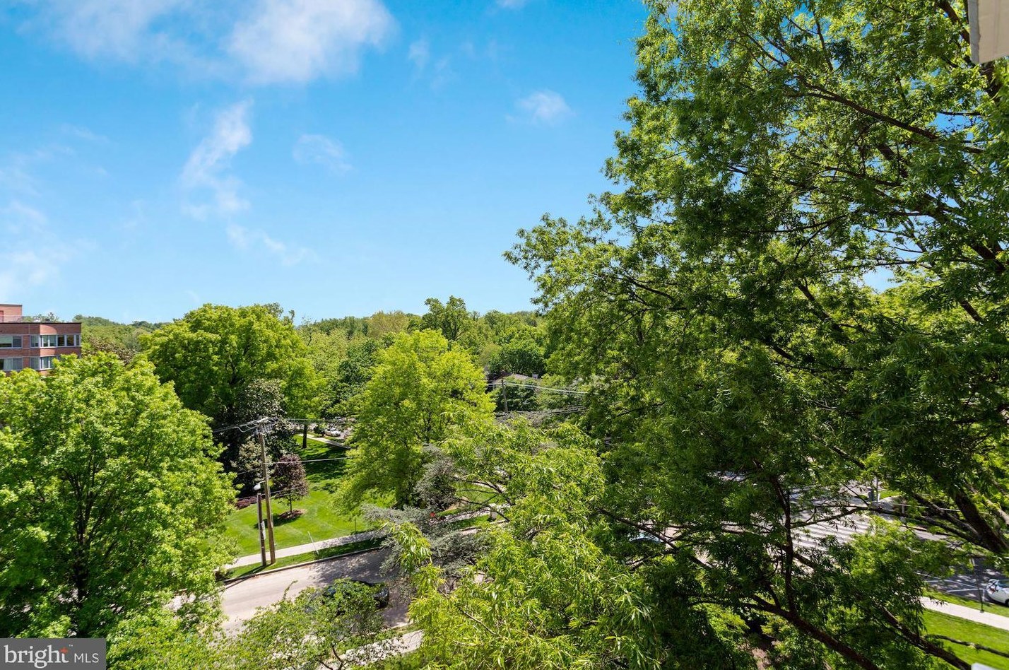 4201 Cathedral Ave, Washington DC  20016-4901 exterior