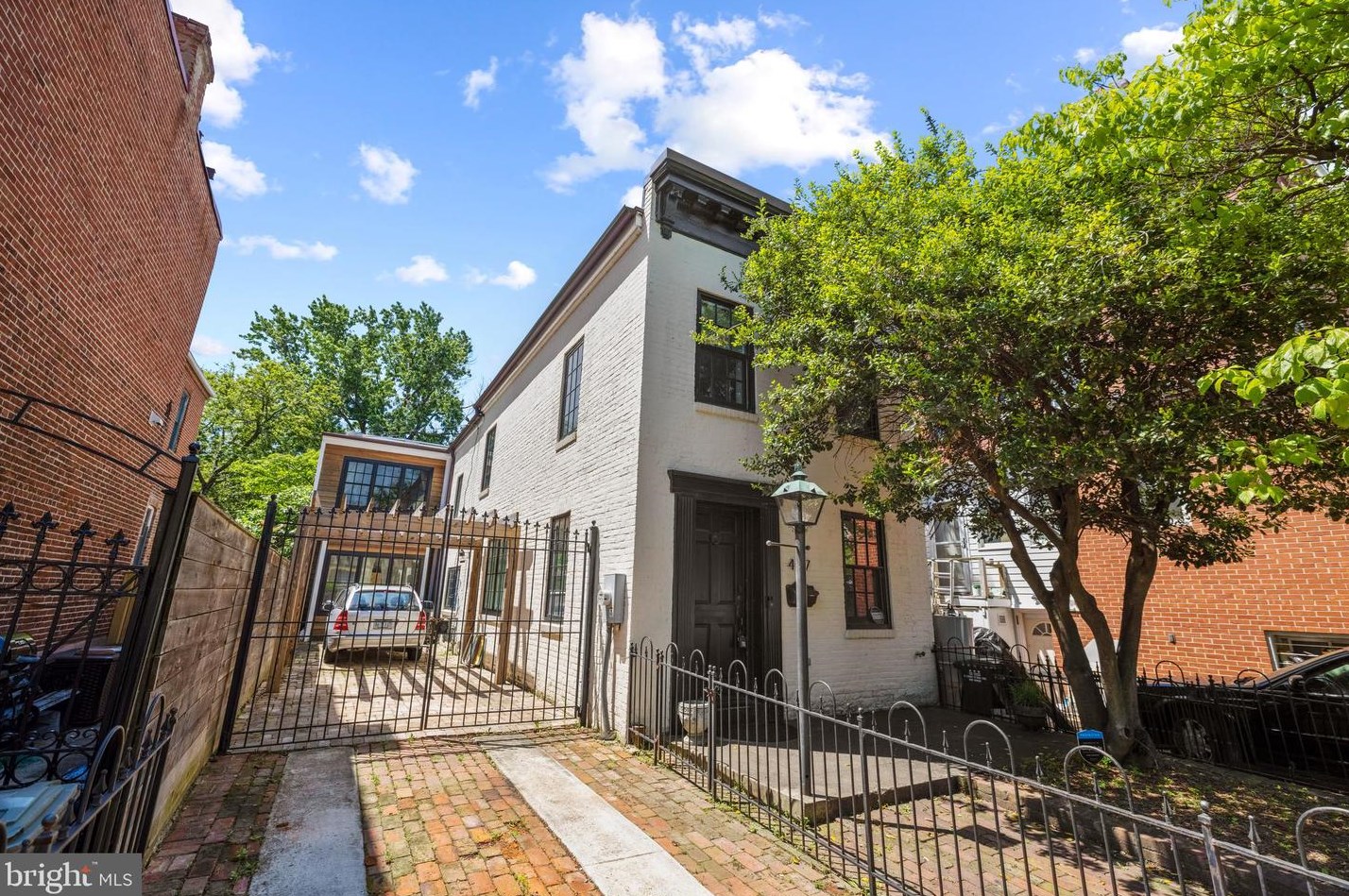 407 Independence Ave, Washington DC  20003-1047 exterior