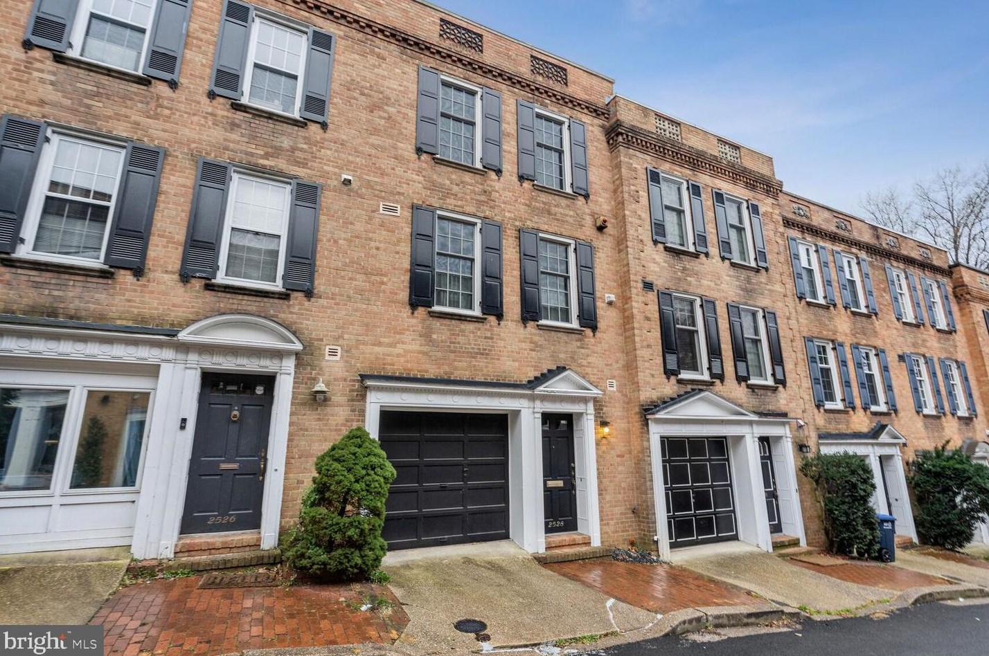 2528 Queen Annes Ln Nw, Washington, DC 20037