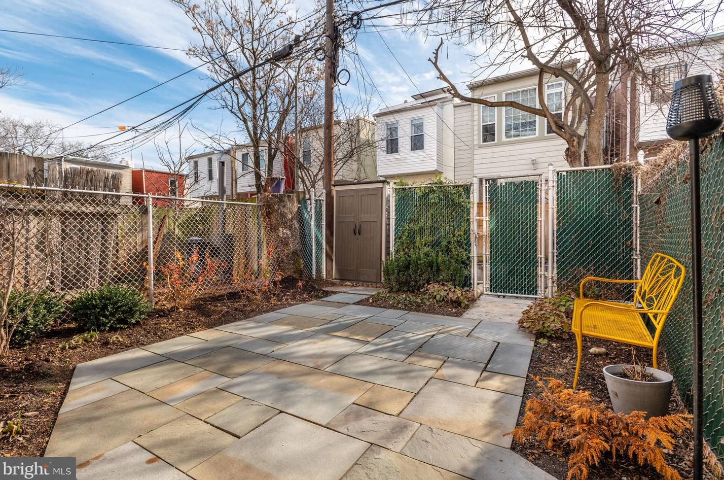 1379 F St, Washington DC  20002-5419 exterior