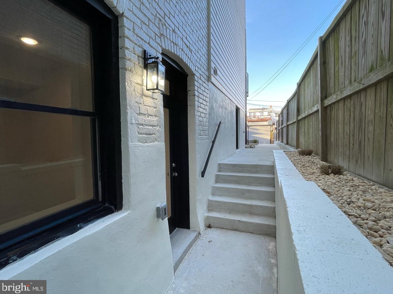 423 Newton Pl, Washington DC 20010-1716 exterior