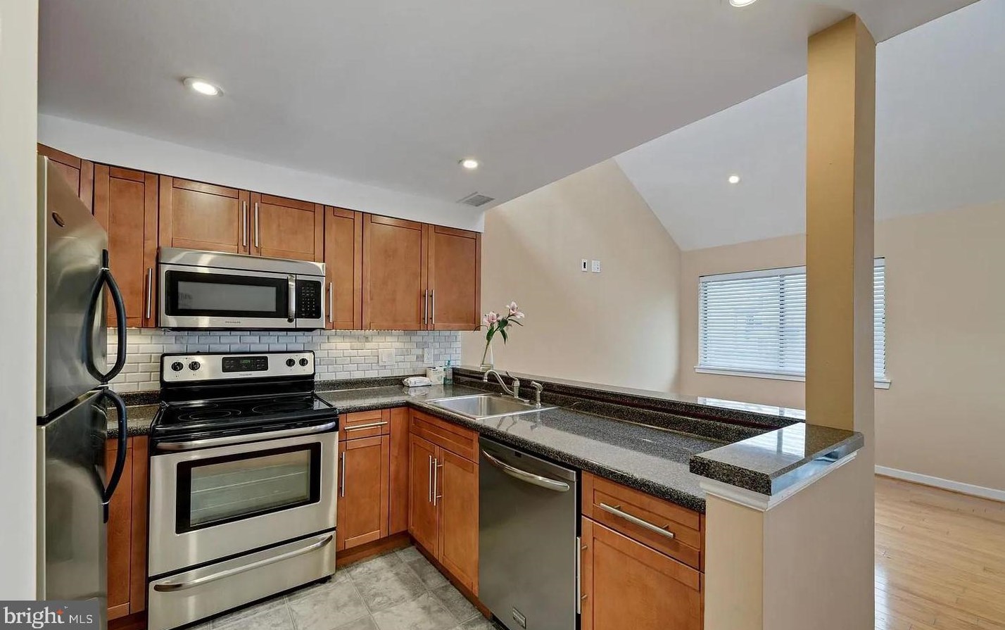 90 Hawthorne Ct Ne # 90, Washington, DC