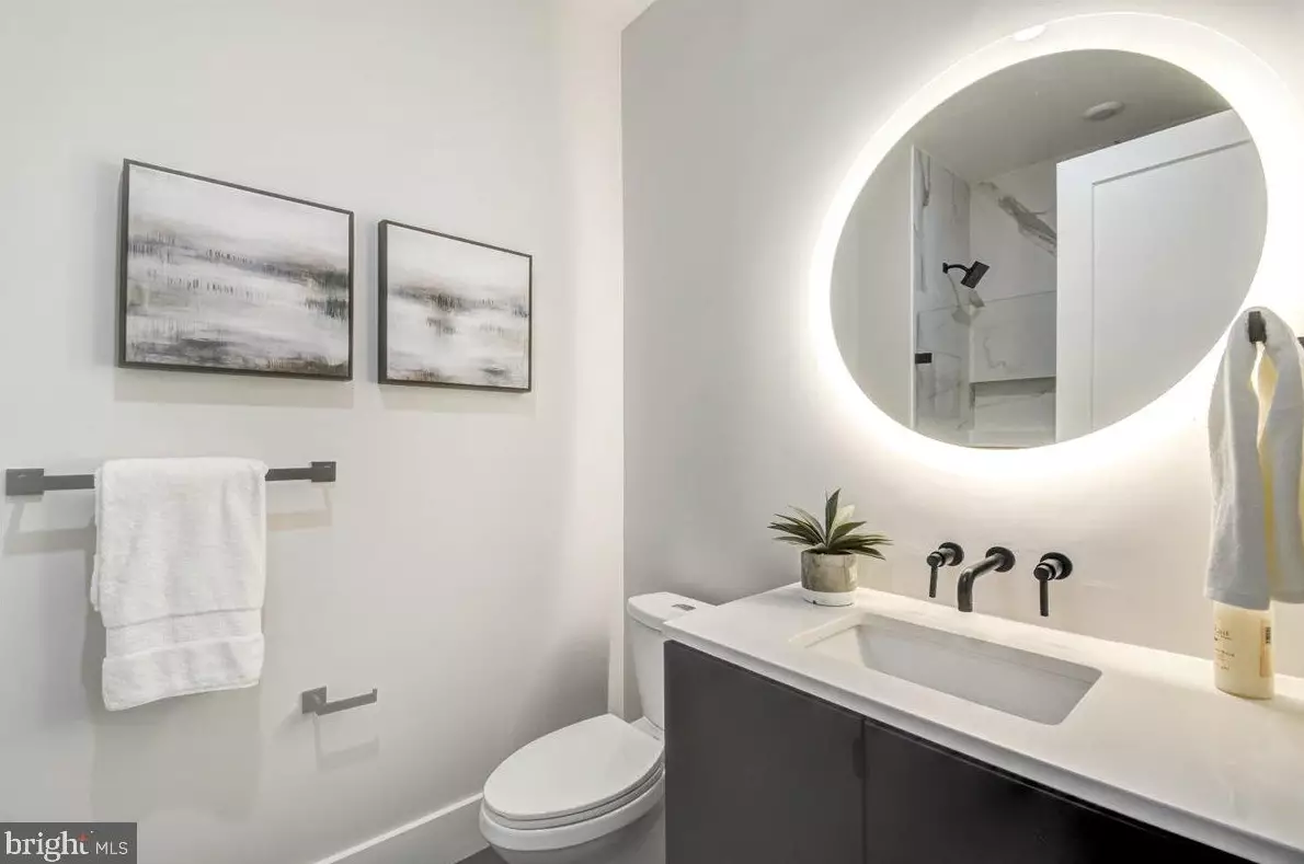 1521 Varnum St, Washington DC 20011-7009 exterior