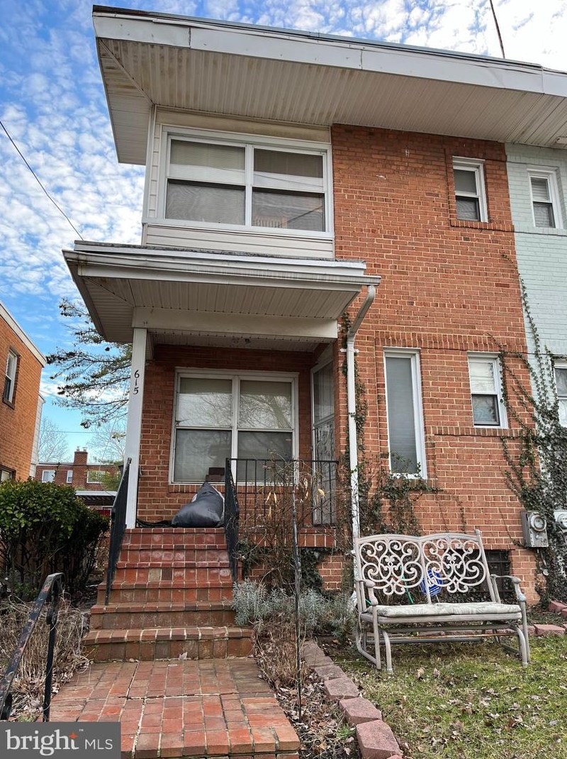 615 Kensington Pl, Washington, DC 20011-6218