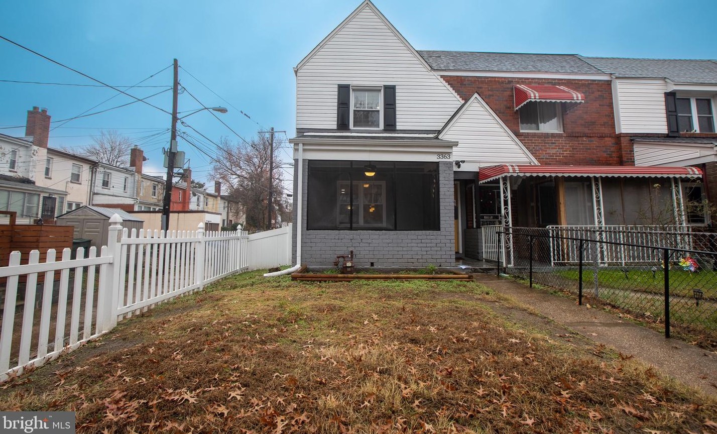 3363 Clay St Ne, Washington, DC 20019